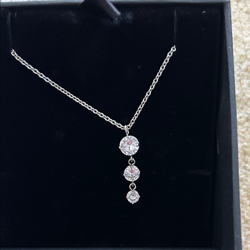 Elegant Silver Necklace with Clear Stones